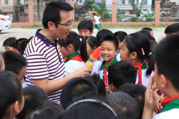 湛江官渡中心小学图片