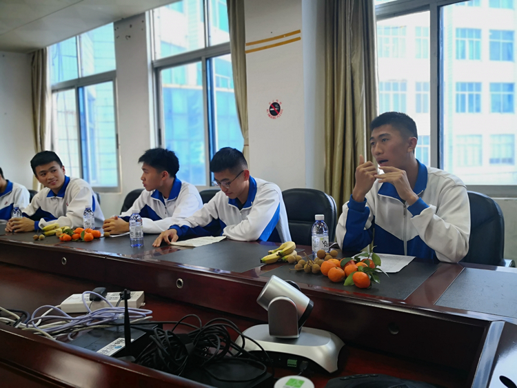 2 师兄发言.jpg
