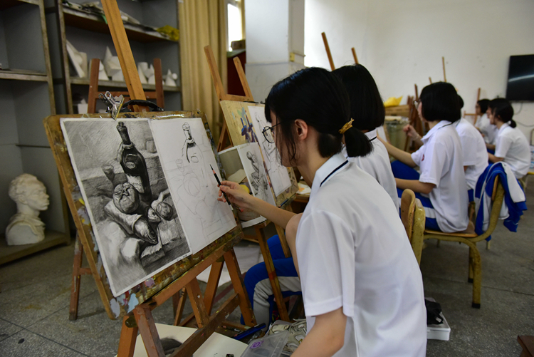 13.现场绘画比赛.JPG