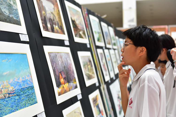 14.美术作品展.JPG