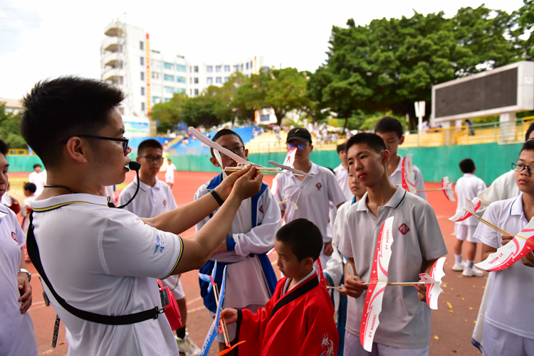 29.“雷鸟”橡筋动力飞机竞时赛.JPG