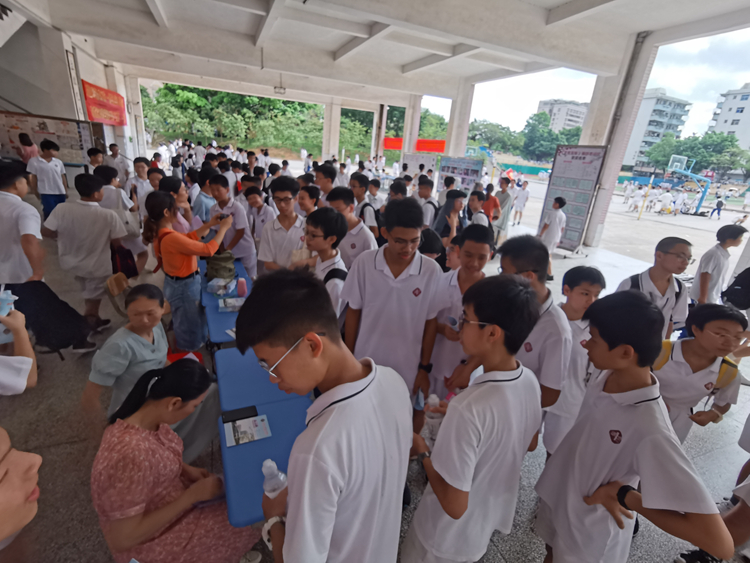 积极参与.jpg