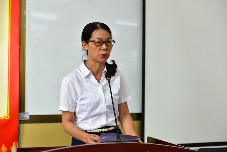 图2 刘小珠主任发言.jpg