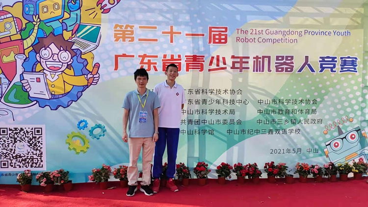 4.选手与教练员合影.jpg
