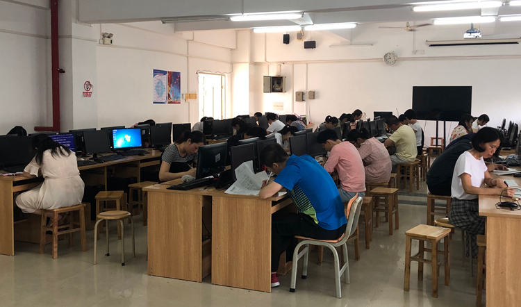 3数学科比赛现场（二）.jpg