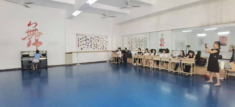 9多才多艺，出类拔萃.jpg