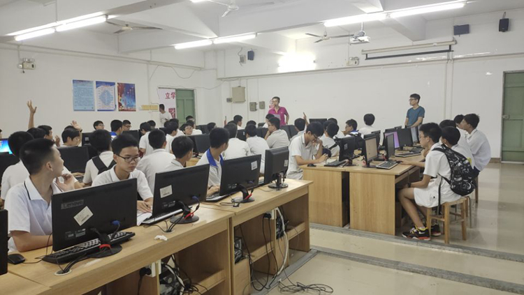 08志愿者培训.jpg