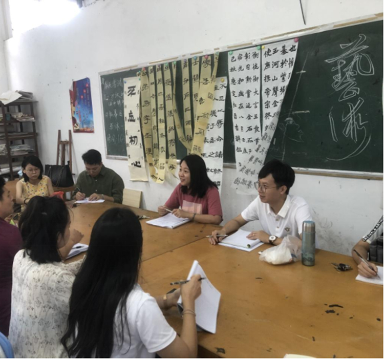图4 科组老师为提高课堂质量出谋划策.jpg