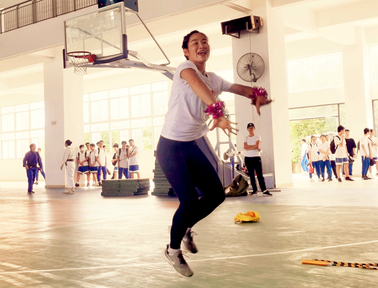 37.小学体育骆康娣老师比赛现场.jpg