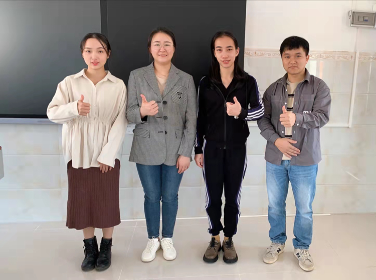 36.小学科学洪淑贤老师比赛团队合照.jpg
