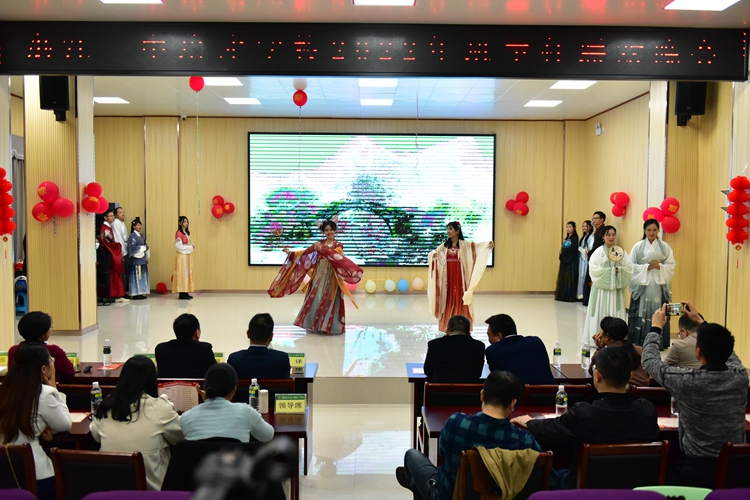10高二走秀《汉服秀》.JPG
