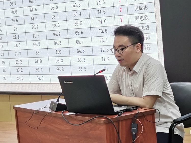 1梁荣杰副级长作考情分析.jpg