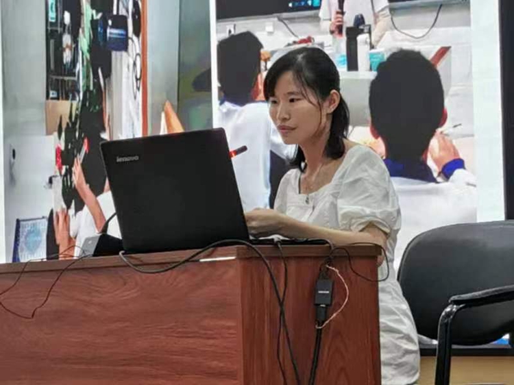 6英语科吴锦美老师.jpg