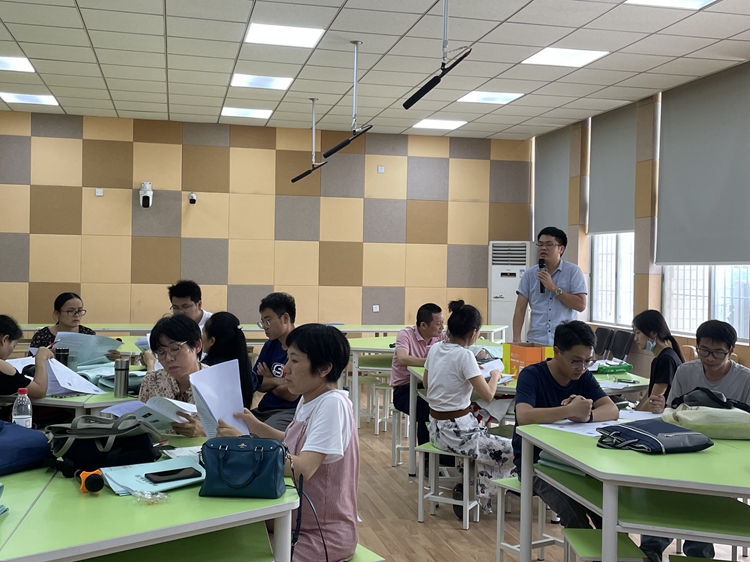3王凯老师就新课标学习布置具体学习任务.jpg