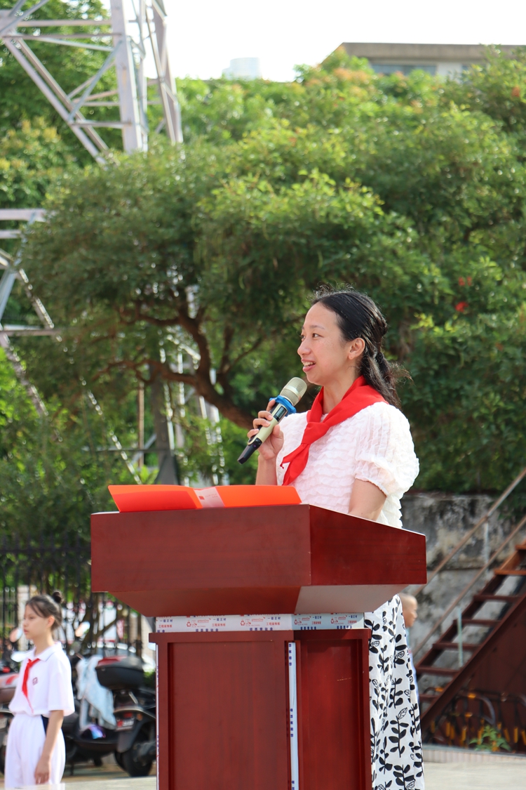 图9：学校团委贺婷书记对表示祝贺并寄予厚望.JPG