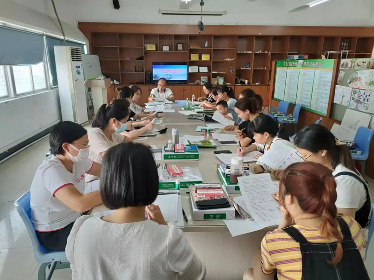 图1 集体.jpg