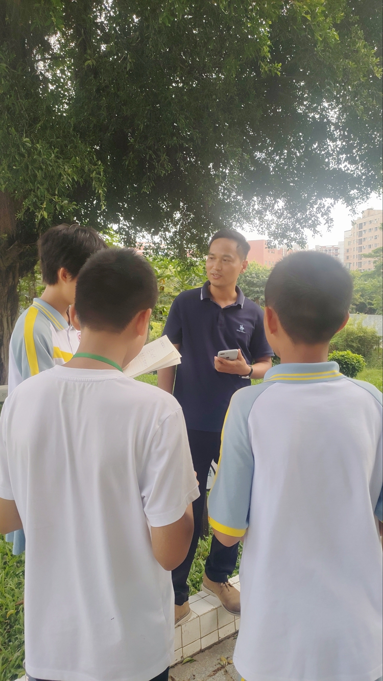 11 采访网络维护技术人员.jpg