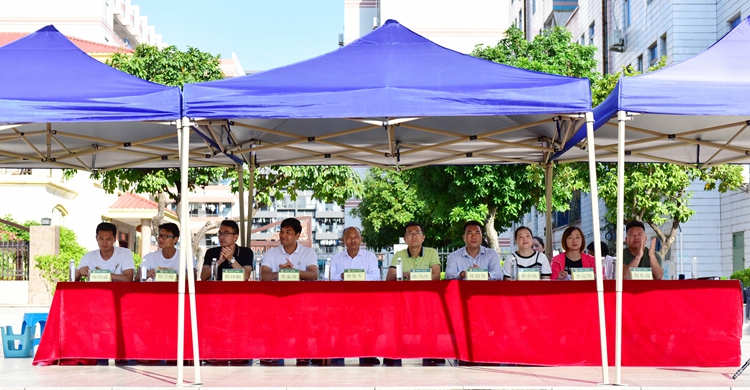 1.专业的评委老师.JPG