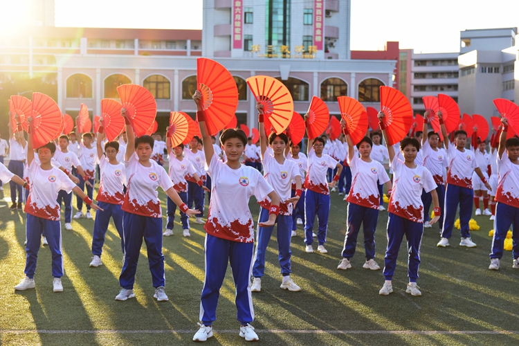 10.阳光正好，青春正当时.JPG