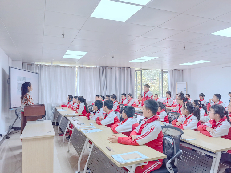 图18：颜老师教学课堂.jpg