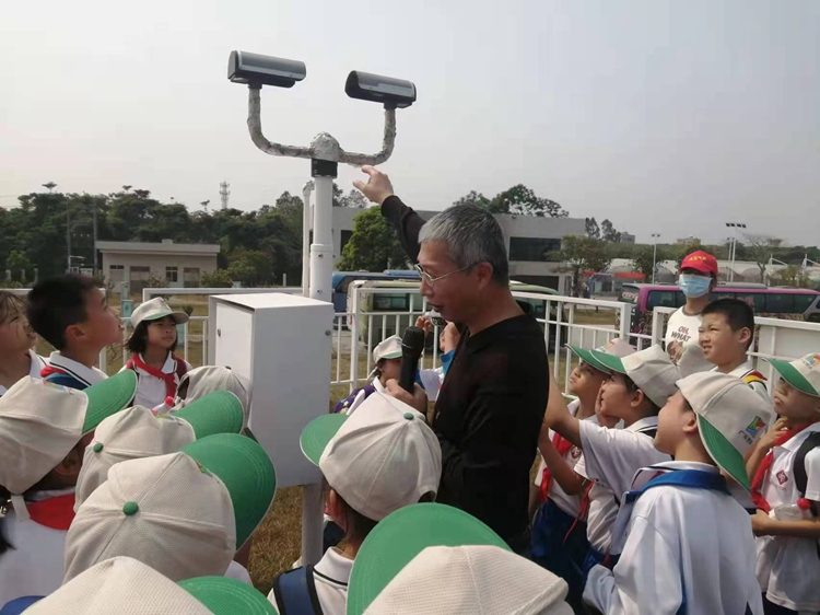 图12：小小仪器用处大.jpg
