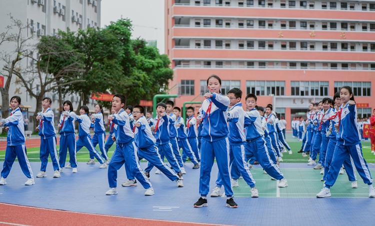 图片3一拳柱定.jpg
