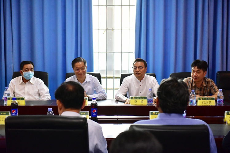 图9：培才学校理事长李敏讲话.JPG