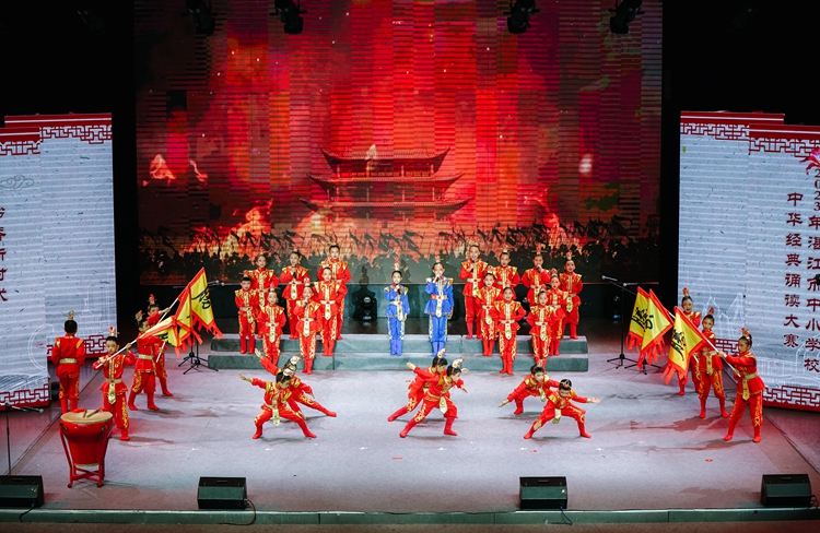 图2：决赛表演现场.jpg