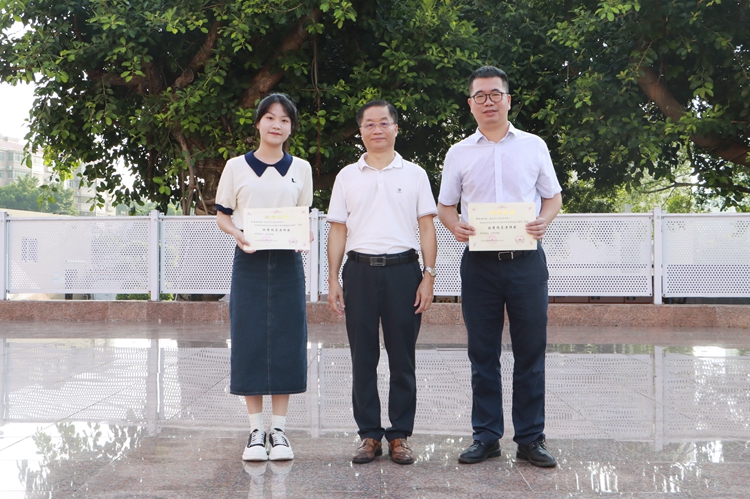 图11：优秀指导老师.jpg