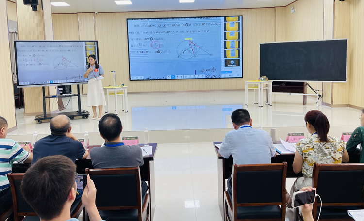 图3：汪宗燕老师赛课.jpg