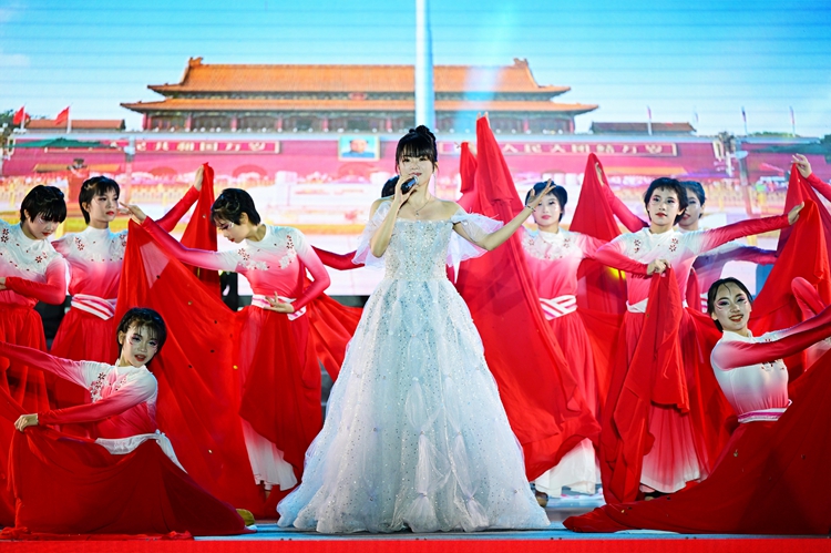 5（3）独唱《共圆中国梦》.JPG