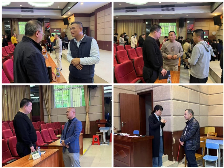 9.会后领导与家长交谈.jpg