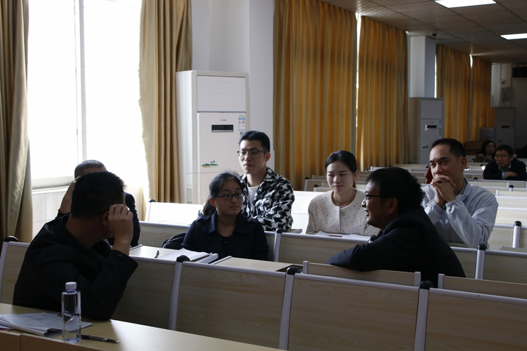 图七：各学科组交流经验3.jpg