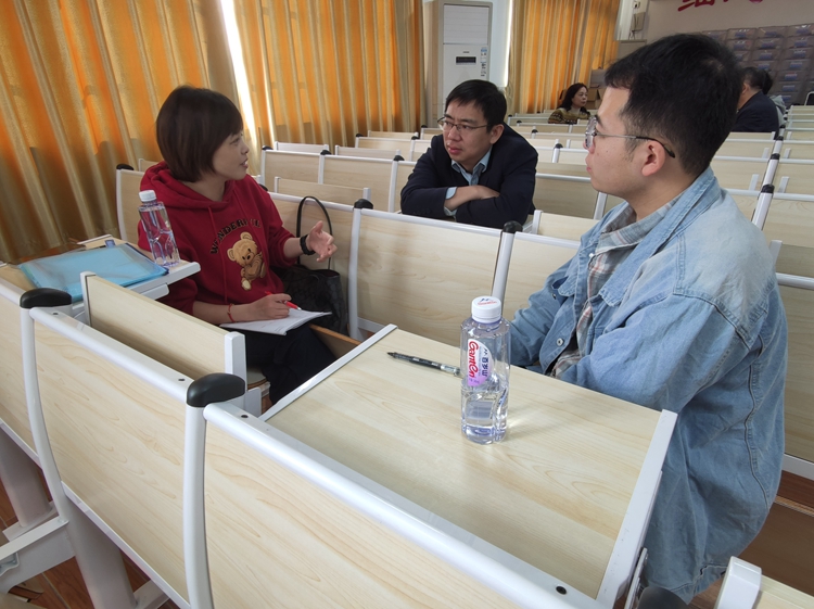 图七：各学科组交流经验4.jpg
