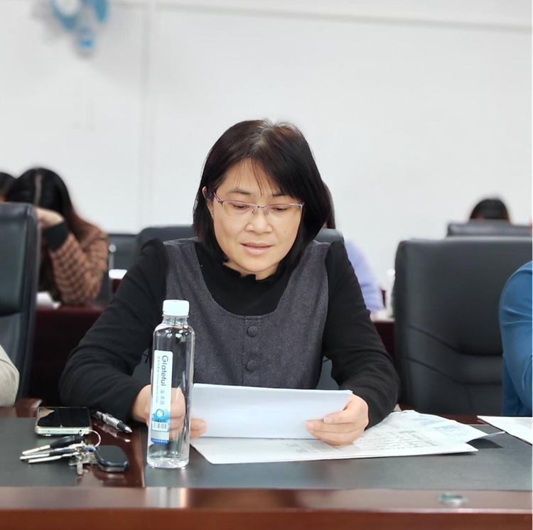 3数学备课组长邓广妹老师发言.jpg