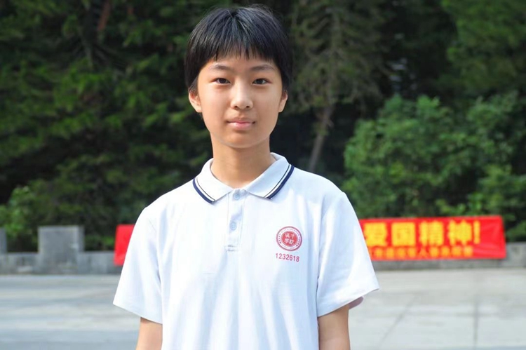 1711963941653457.jpg 11、李昀奚接受电视台记者采访.jpg