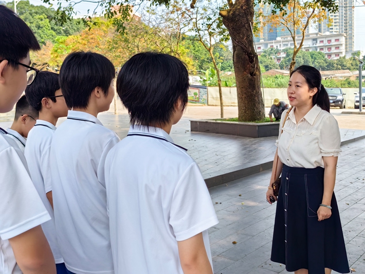 1711963955394660.jpg 11、校团委书记姚沁亭做活动总结.jpg