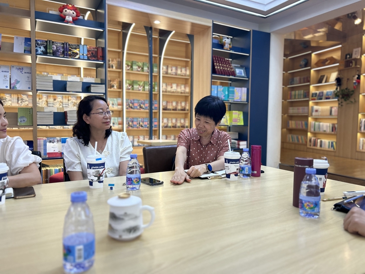 图11黄晨芬老师对活动进行总结.jpg