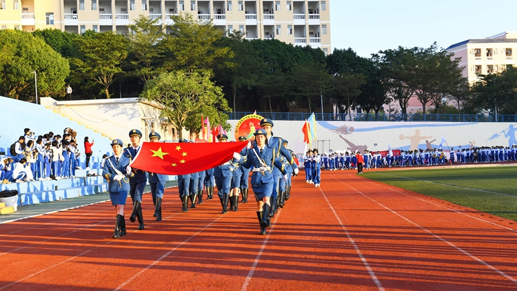 图2：国旗队.jpg