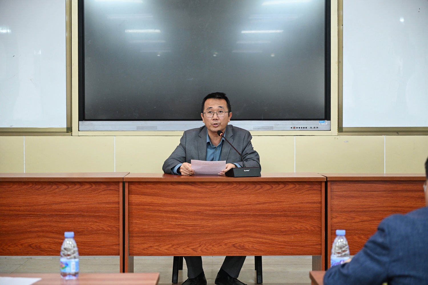 03 陈为庆副校长宣读表彰决定.JPG