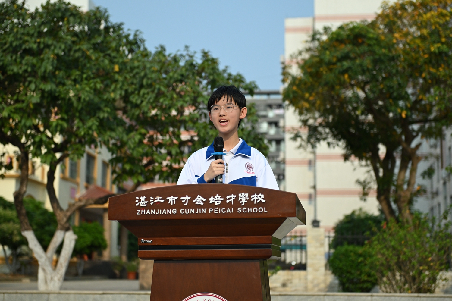 11 初一（8）班 陈思羽同学发言.JPG