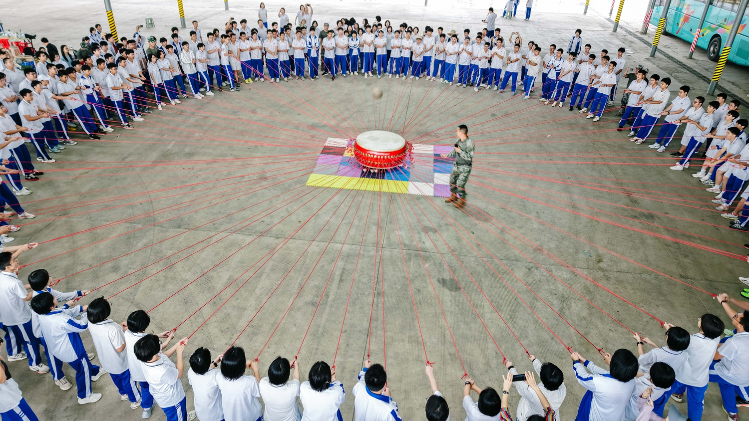 图10：“百人敲鼓”协作的艺术.JPG