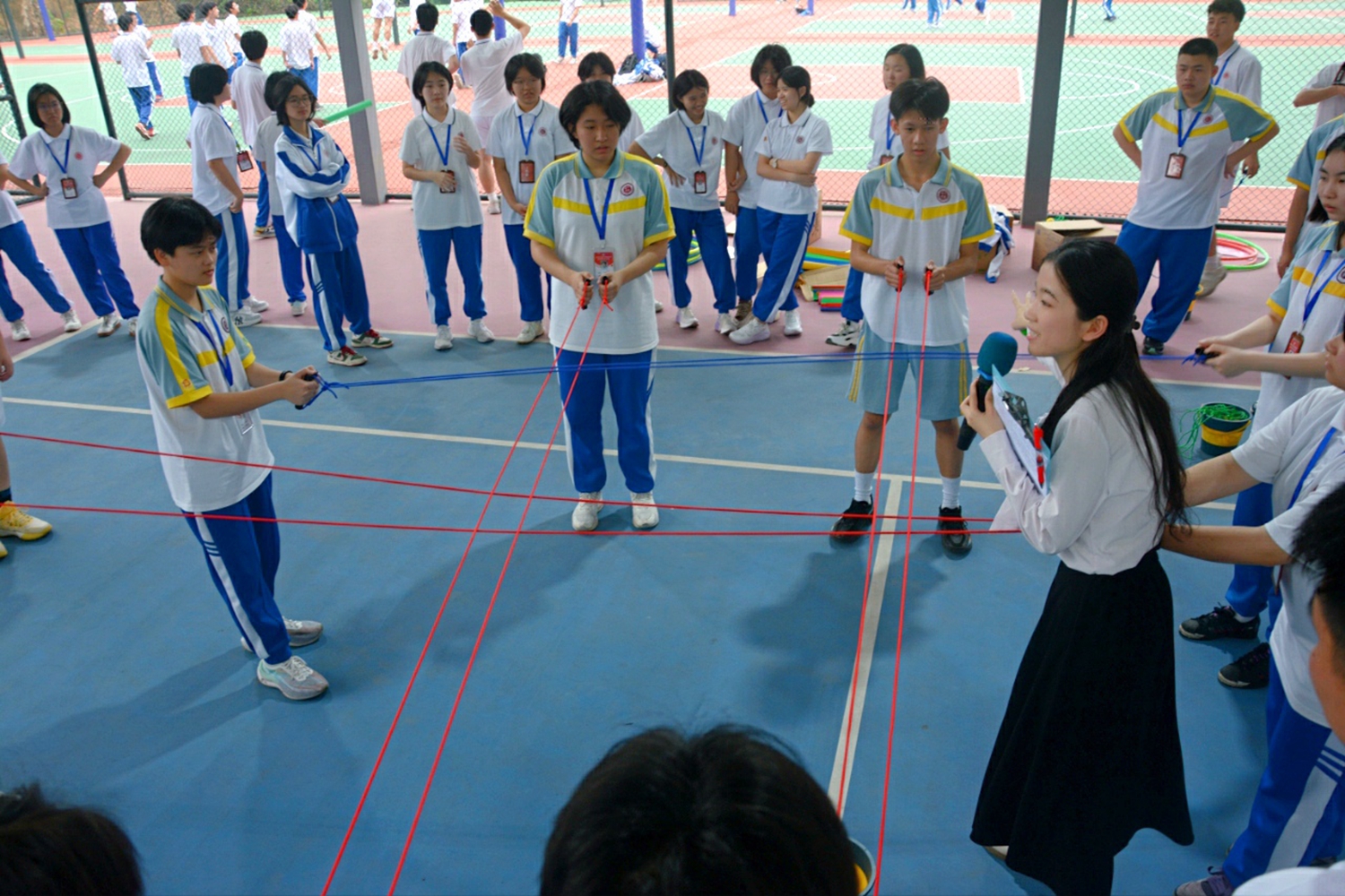 图十六： 陈燕老师带领校学生会团辅活动.jpg