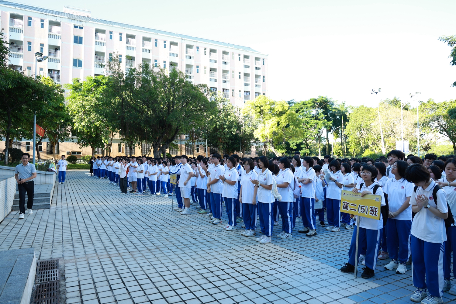 图19：同学们认真听讲.JPG