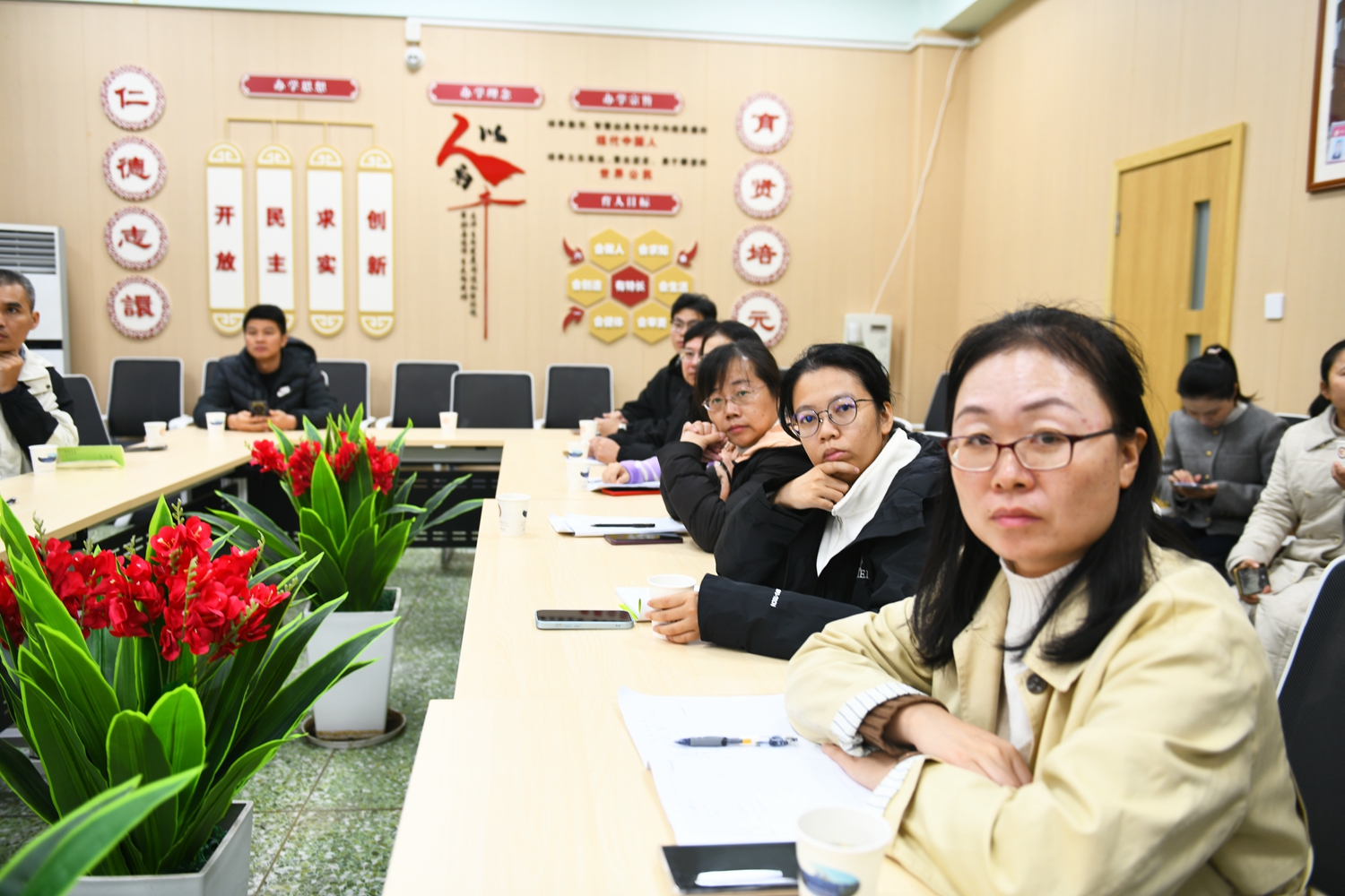 1764936378921283.jpg (12)德育线领导、老师认真学习(1).JPG