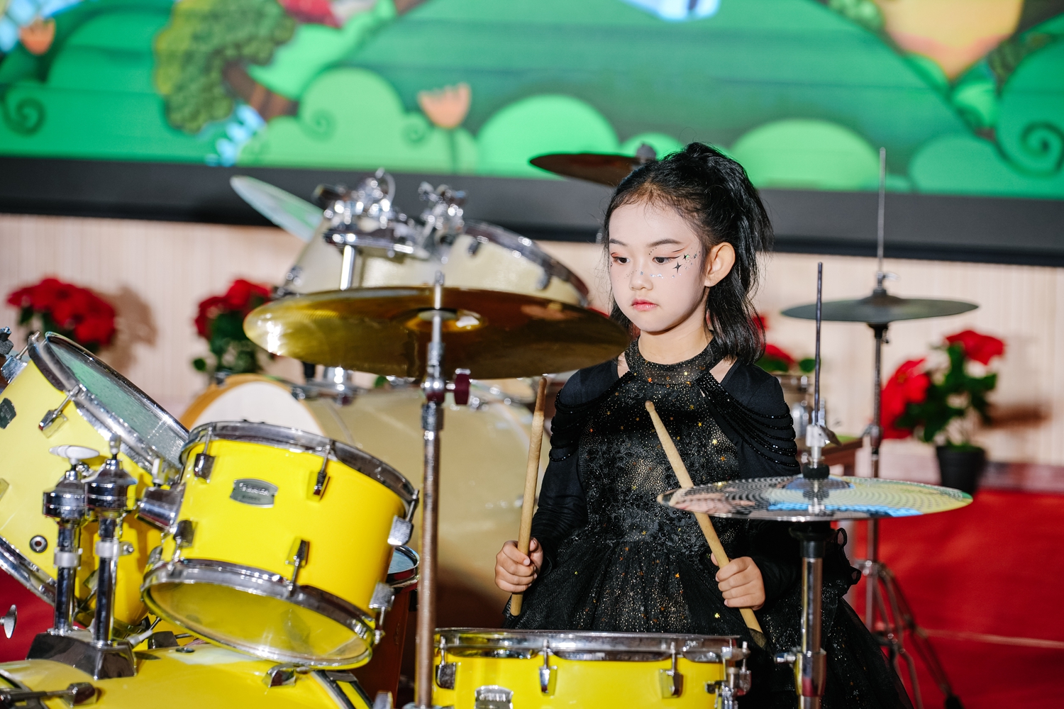 1768881595377645.jpg 图5 架子鼓演奏《Piston和铃儿响叮当》.jpg