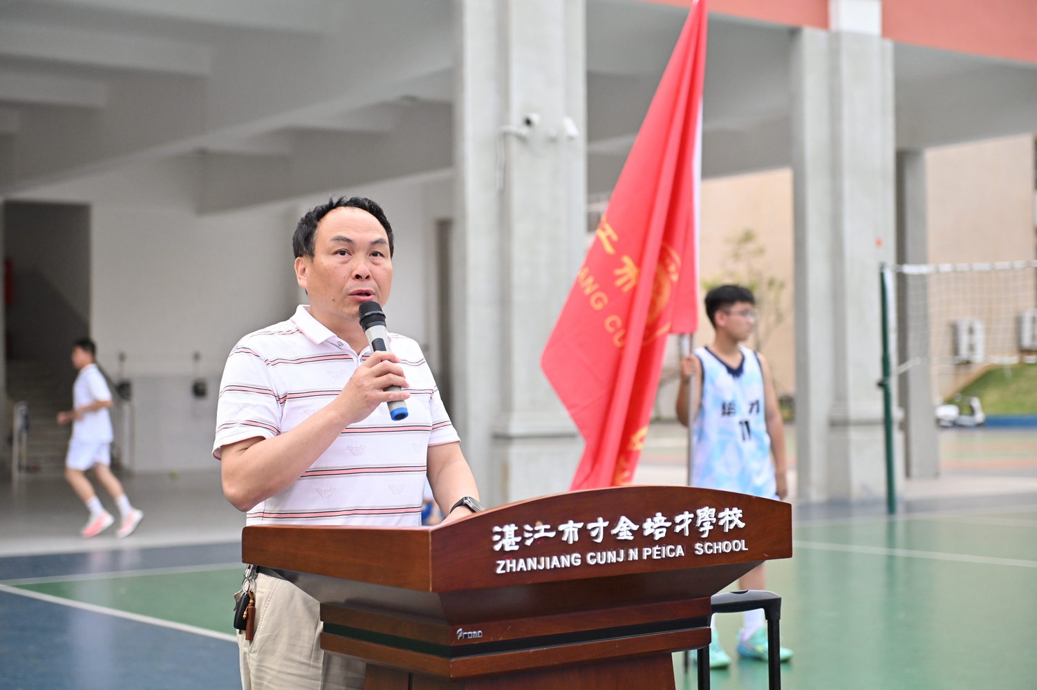 图片2  洪小湖常务副校长致辞.JPG