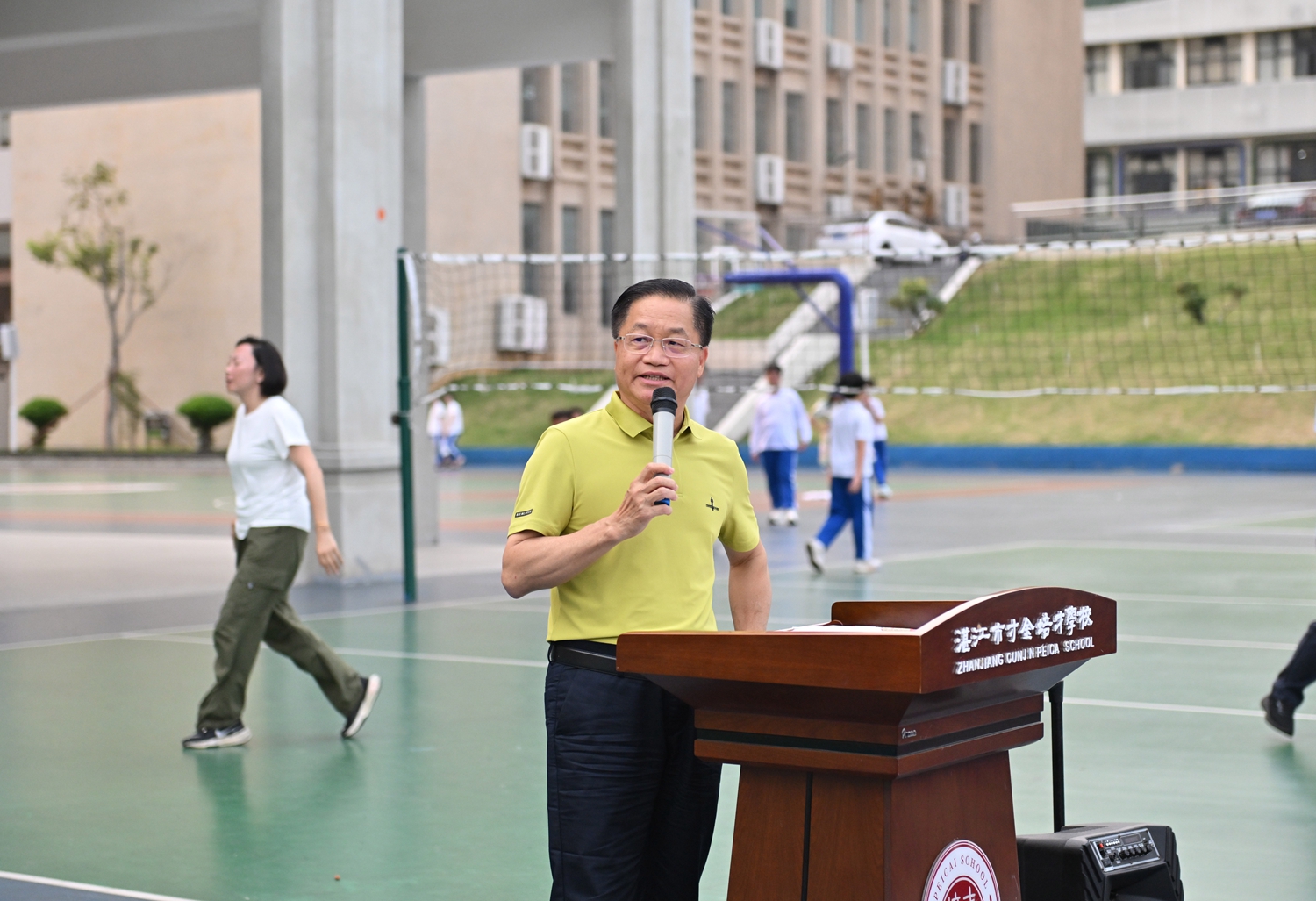 图片3 郑建忠总校长活动发言.JPG