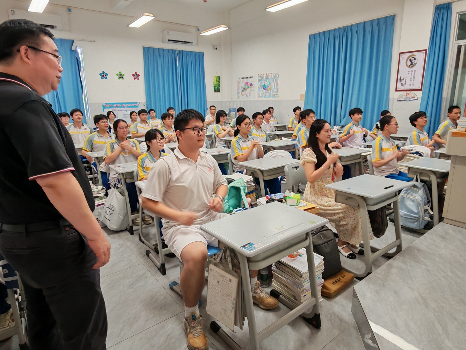 图二：课间操比赛3.jpg