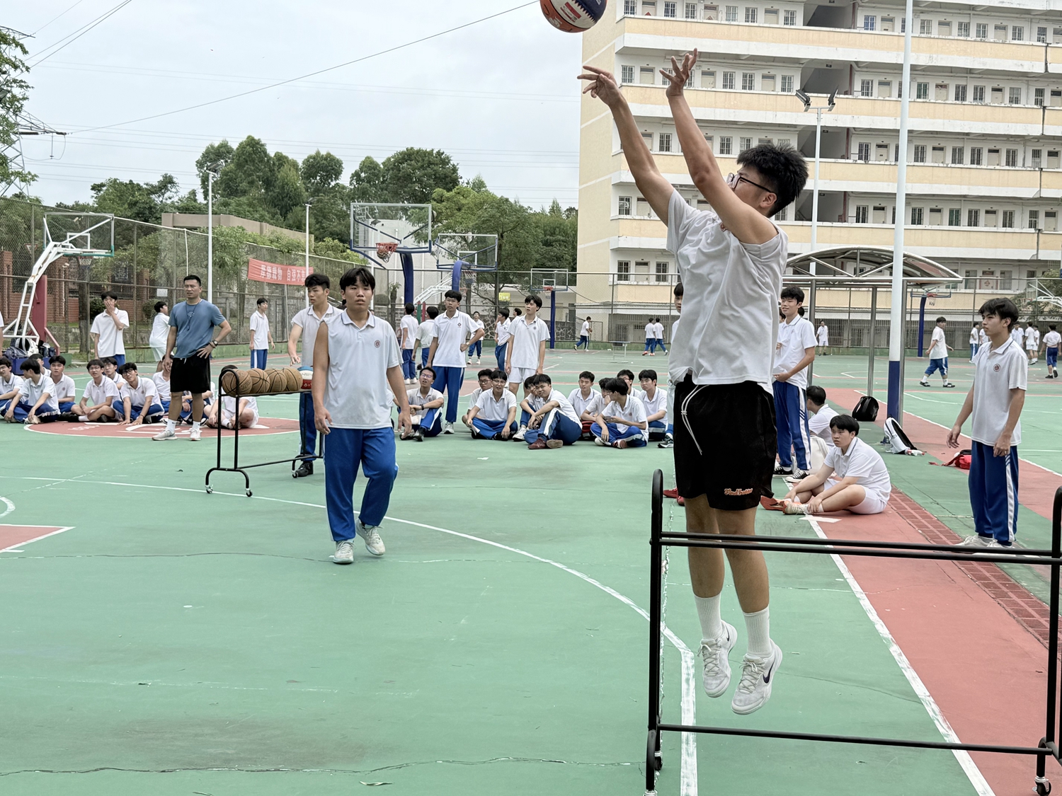 1779253559568148.jpg 图4同学们的比赛画面.jpg
